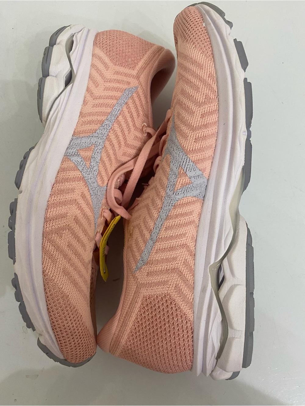 Mizuno Light Pink WaveKnit R2 Women's Athletic Sneakers Sz 8 - Picture 3 of 6